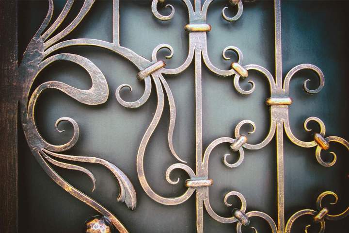Une parfaite maîtrise du travail du fer pour embellir vos espaces